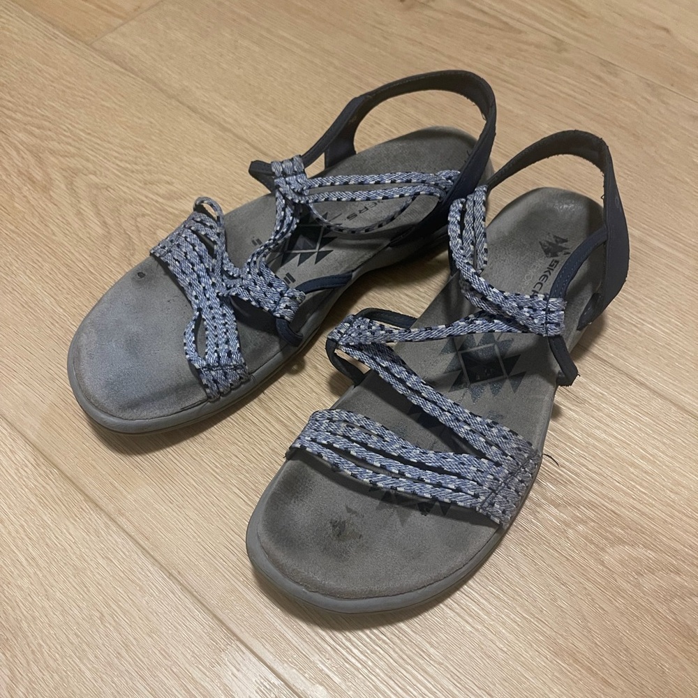 Sketchers Women’s REGGAE - IRIE MON Sandal Size 10 Gray & Blue
